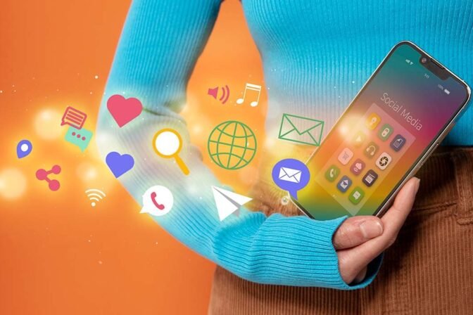 THE COMPLETE SOCIAL MEDIA MARKETING GUIDE FOR BUSINESSES